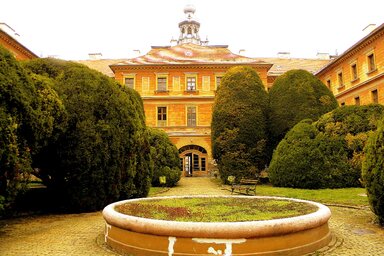 Megújítják a megyeháza udvarát és homlokzatát is (Fotó: Fekete J. József)