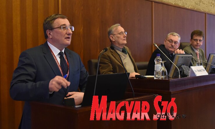 Nyilas Mihály: A vajdasági magyar jogásznak nemcsak jó szakembernek, hanem egyidejűleg kétnyelvűnek is kell lennie Nyilas Mihály: A vajdasági magyar jogásznak nemcsak jó szakembernek, hanem egyidejűleg kétnyelvűnek is kell lennie