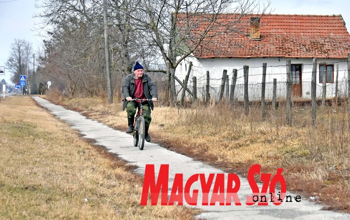 A kerékpárutak kiépítésével növelni szeretnék a közlekedésbiztonságot (Fotó: Gergely Árpád) A kerékpárutak kiépítésével növelni szeretnék a közlekedésbiztonságot (Fotó: Gergely Árpád)