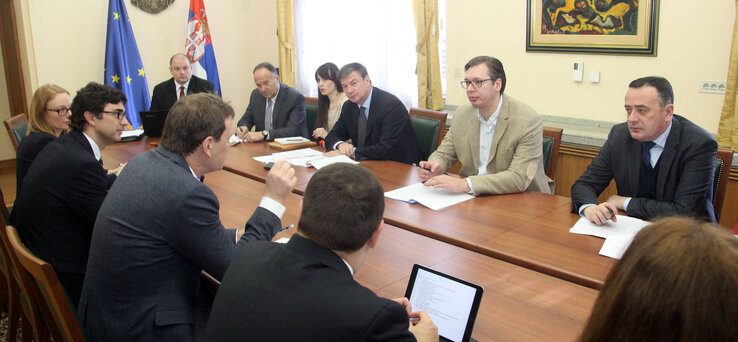 Beograd, 27.02.2017. -Premijer Srbije Aleksandar Vucic i sef Misije MMF-a za Srbiju Dzejms Ruf sastali su se danas u zgradi Vlade Srbije u Beogradu. (BETAPHOTO/vLADA SRBIJE/SLOBODAN MILJEVIC/MO)