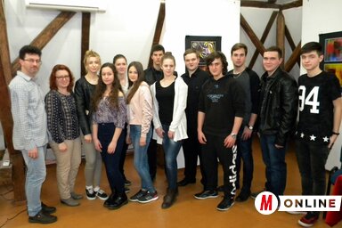 A Középiskolás Kutatók Körének tagjai és tanáraik (Benedek Miklós felvétele)