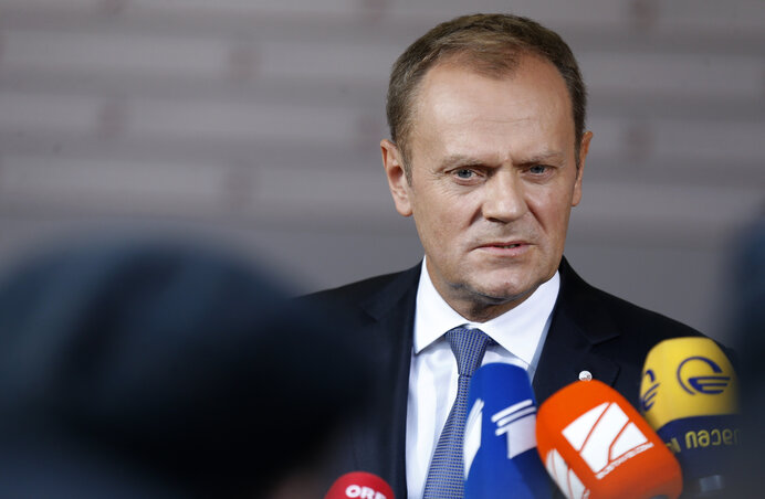 Donald Tusk a zárónyilatkozatról szóló sajtótájékoztatón (Fotó: Beta/AP)