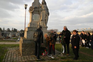 Törökbecsén a Hungária-szobornál tartották meg a megemlékezést (Fotó: Fehér Rózsa)