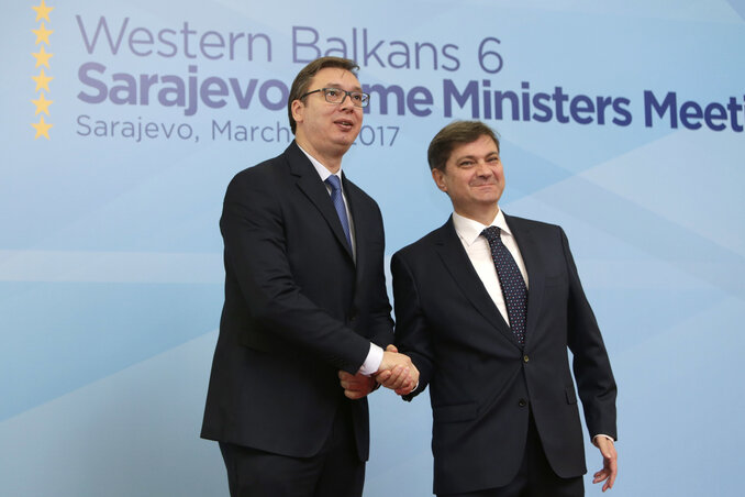 Aleksandar Vučić és Denis Zvizdić (Fotó: Beta/AP)