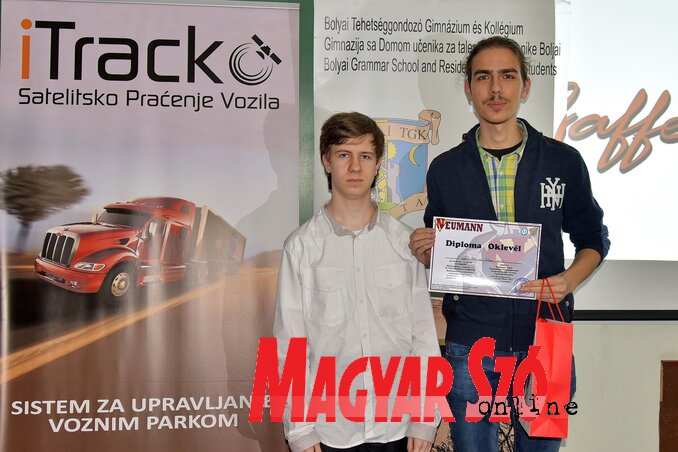 A fiatalok körében népszerű játékprogramok kategóriában Mészáros Áron és Róka Tamás kapott első díjat (Gergely József felvétele)