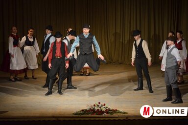 A Rizgetős táncegyüttes fellépése (Lakatos János felvétele)