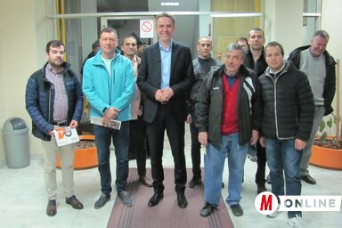 Saša Radulović a csapatával (Paszterkó Erika felvétele)