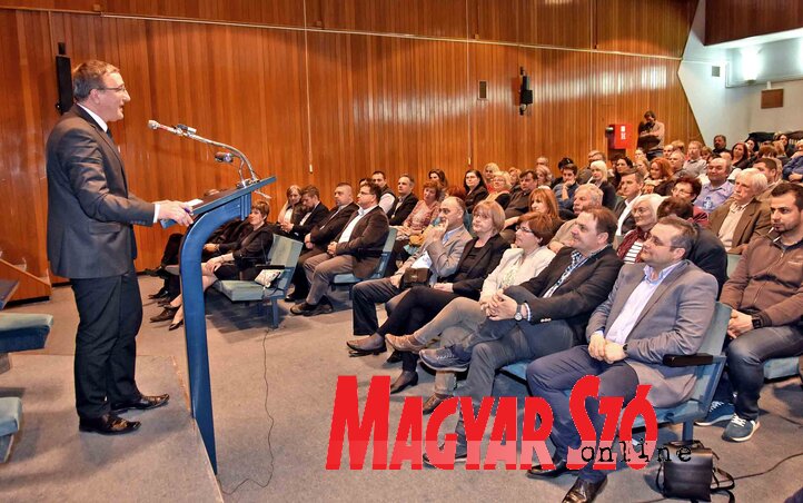 Nyilas Mihály: Nem elég, ha a magyarság csak a helyi hatalmi szervekben képviselteti magát, minden hatalmi szinten szükség van a magyar képviselőkre (Gergely Árpád felvétele)