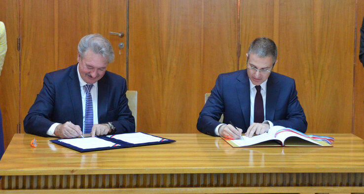 Asselborn és Stefanović (Beta) Asselborn és Stefanović (Beta)