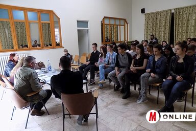 A zsűri értékelését végig nagy érdeklődéssel követték a fiatalok