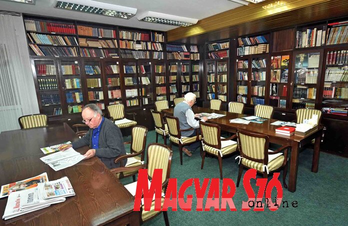 Könyvtárszoba a szabadkai Gerontológiai Központban (Fotó: Gergely Árpád)