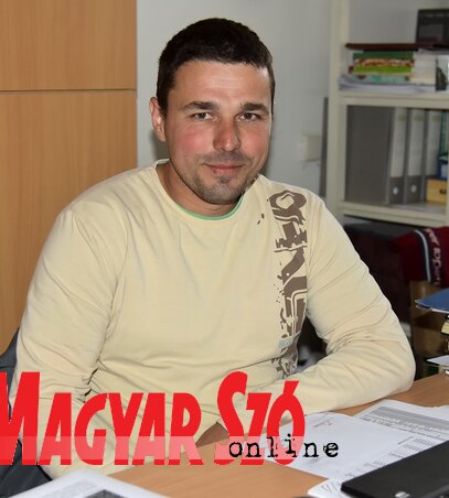Duško Kenđur agronómus (Gergely József felvétele) Duško Kenđur agronómus (Gergely József felvétele)