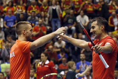 A Zimonji/Troicki páros ötjátszmás meccsen hozta meg a győzelmet Szerbiának