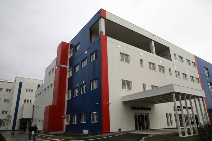 Péntektől a 930 ágyas batajnicai Covid-kórház 1600 foglalkoztatottja is csatlakozik a járvány elleni küzdelemhez (Fotó: Beta)