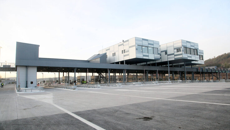 Az eddigi 15 helyett 23 sáv fogadja az autósokat (Fotó: Beta)