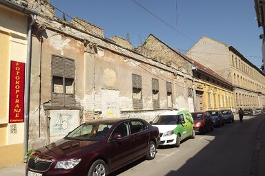 Leégett épület a Gimnázium utcájában (Fotó: Fekete J. József)
