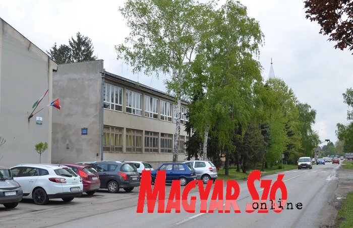 A kishegyesi iskola (Lakatos János felvétele) A kishegyesi iskola (Lakatos János felvétele)