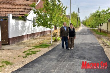 A Zórád házaspár is már nagyon várta az aszfaltutat