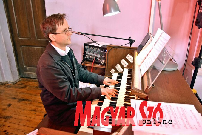 Borbély Zoltán orgonaművész (Fotó: Gergely Árpád) Borbély Zoltán orgonaművész (Fotó: Gergely Árpád)