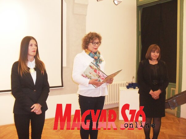 Nela Tonković, Anika Liščević és Silvana Plavšić a kiállításmegnyitón (Fotó: Lukács Melinda) Nela Tonković, Anika Liščević és Silvana Plavšić a kiállításmegnyitón (Fotó: Lukács Melinda)