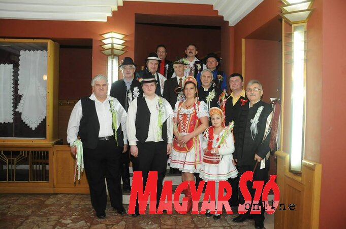 Vőfélytalálkozón (Sihelnik Ágnes) Vőfélytalálkozón (Sihelnik Ágnes)