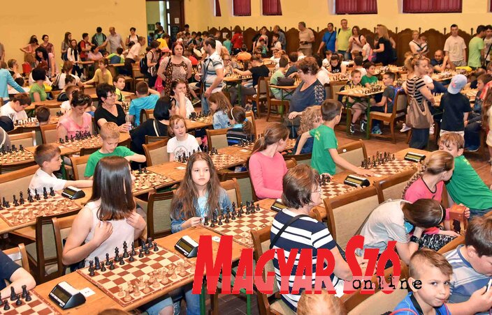 Kétszáz versenyző és 800 sakkrajongó gyűlt össze Palicson