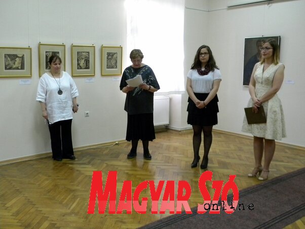 Baranyi Anna megnyitja a Balázs G. Árpád munkásságát bemutató kiállítást (kép: Benedek Miklós)