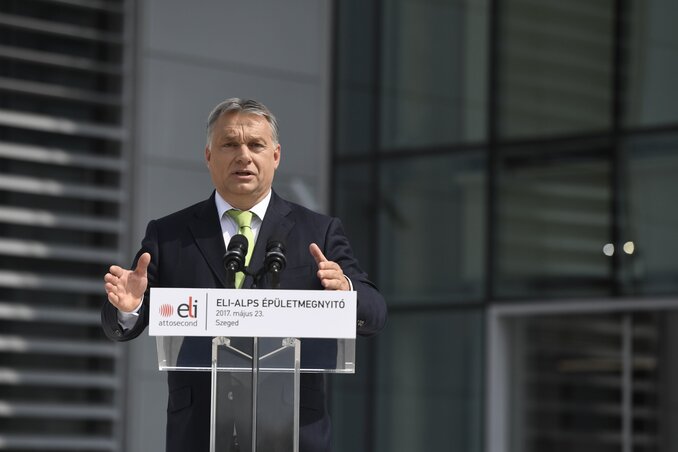 Orbán Viktor beszédet mond a szegedi ELI-ALPS Lézeres Kutatóközpont elkészült épületegyüttesének ünnepélyes megnyitóján (Fotó: MTI)