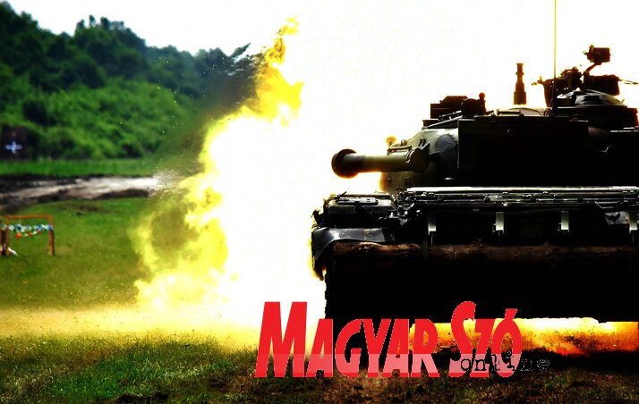 Az M84-es tankokat 1991-ig gyártották Jugoszláviában, 41,5 tonnás, 1000 lóerős motor mozgatja (Ótos András felvétele)