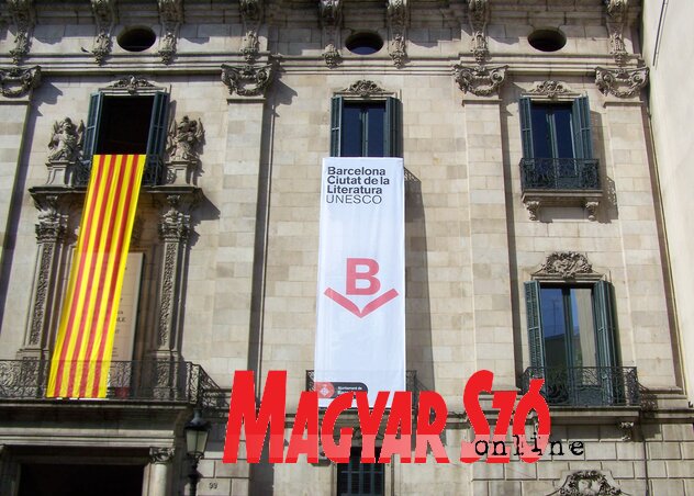 Az UNESCO-palota a barcelonai Ramblas sugárúton(Varjú Márta felvétele) Az UNESCO-palota a barcelonai Ramblas sugárúton(Varjú Márta felvétele)