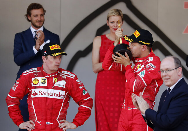 A Ferrari-versenyzők és a hercegi család