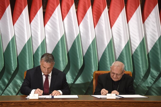 Az egyezmény aláírása (Fotó: MTI)