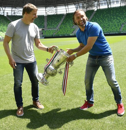 Michael Oenning, a Vasas trénere és Thomas Doll, a Ferencváros edzője ezért a kupáért harcolt tegnap