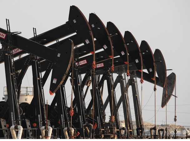 Az OPEC gazdagabb tagjai attól tartanak, hogy ha a kartell visszavenné kitermelését, tovább zsugorodna részesedése a világ olajpiacán (Fotó: Beta/AP)