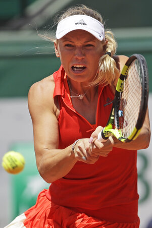 Caroline Wozniacki vezetett a második esőszünet előtt Caroline Wozniacki vezetett a második esőszünet előtt