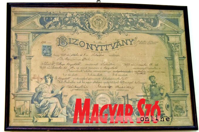 1899. szeptember 17., az első tulajdonos bizonyítványa (Fotó: Gergely Árpád) 1899. szeptember 17., az első tulajdonos bizonyítványa (Fotó: Gergely Árpád)