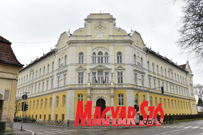 A szabadkai Vegyészeti–Technológiai Iskola (Fotó: Molnár Edvárd) A szabadkai Vegyészeti–Technológiai Iskola (Fotó: Molnár Edvárd)