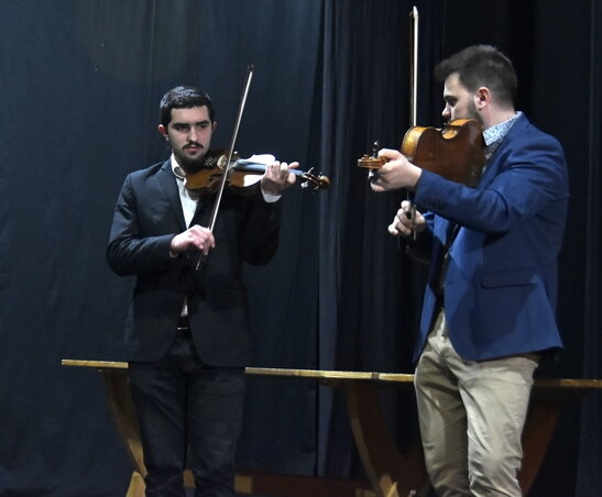 A magyarkanizsai haladócsoport vonósai (Fotó: Gergely Árpád) A magyarkanizsai haladócsoport vonósai (Fotó: Gergely Árpád)