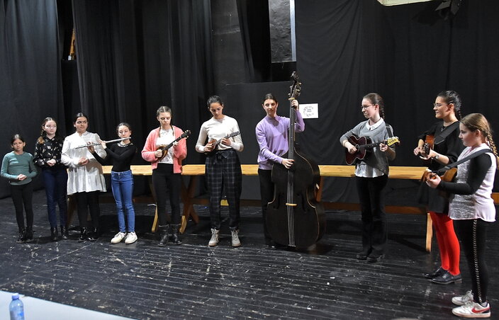 Moholi tamburások (Fotó: Gergely Árpád) Moholi tamburások (Fotó: Gergely Árpád)