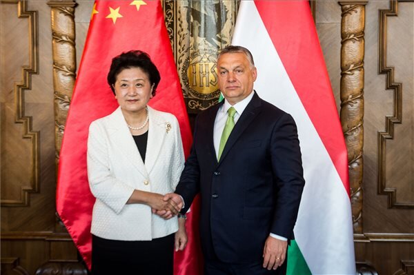 Liu Jen-tung kínai miniszterelnök-helyettes és Orbán Viktor (Fotó: MTI)