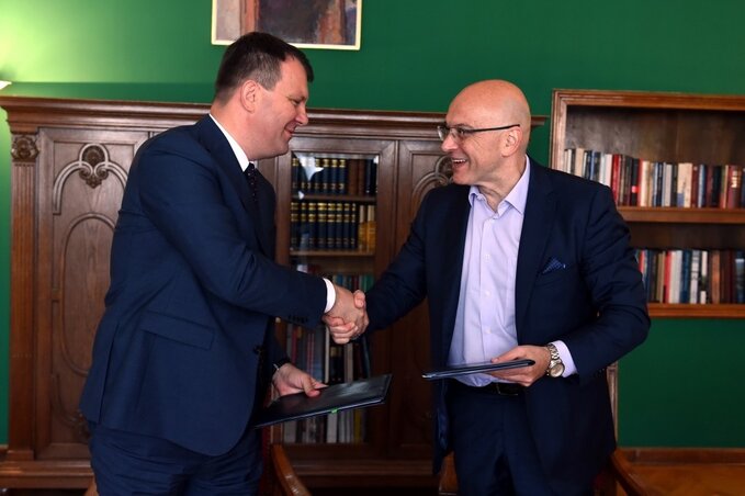 Igor Mirović tartományi kormányfő és Vladan Vukosavljević köztársasági tájékoztatási miniszter (Fotó: vojvodina.gov.rs)