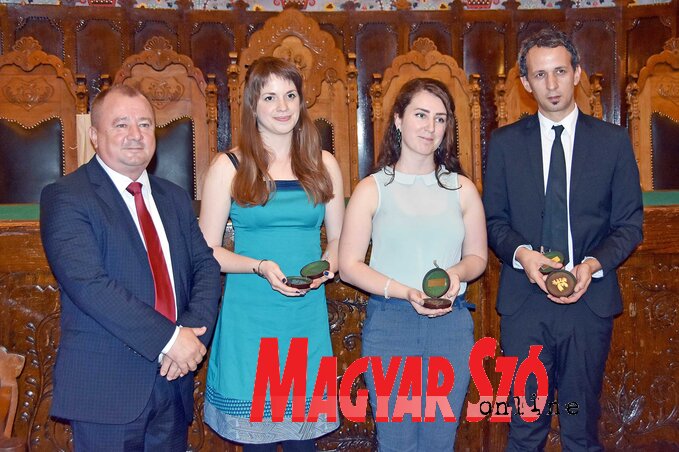 A díjazottak Bunford Tivadarral