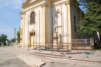 Szerdán délelőtt a csőállásokat szerelték össze (Fotó: Paraczky László)