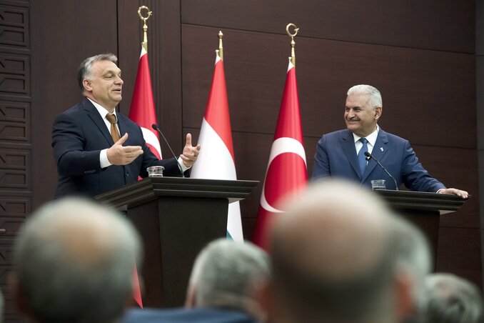 Orbán Viktor és Binali Yildirim (Fotó: MTI)