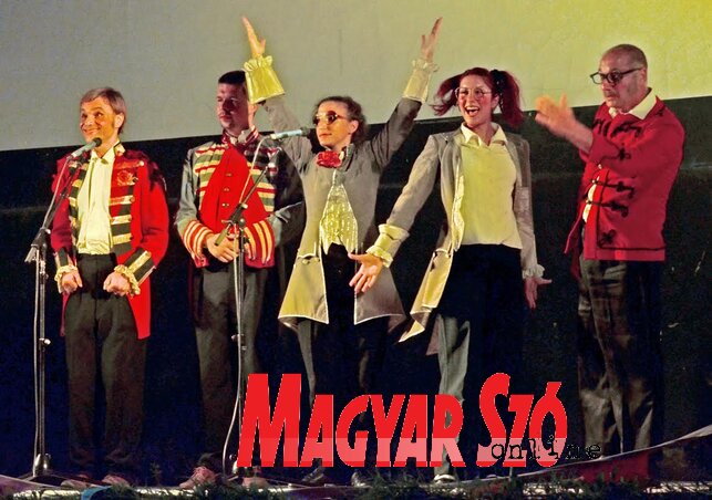 Pillanatkép az izraeli Arma Theatre produkciójából a fesztivál záróestjén (kép: Dávid Csilla) Pillanatkép az izraeli Arma Theatre produkciójából a fesztivál záróestjén (kép: Dávid Csilla)