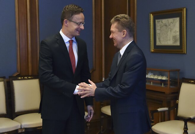 Szijjártó Péter és Alekszej Miller (Fotó: MTI)