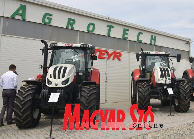 A korszerű és nagy Steyr traktorok ára százezer euró körül mozog (Gergely József felvétele)