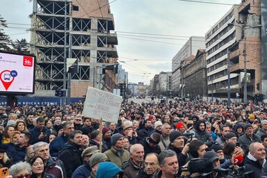 Szerbia nem Románia – Tüntetés az áthelyezett ügyészhelyettesek támogatására (Fotó: Insajder)