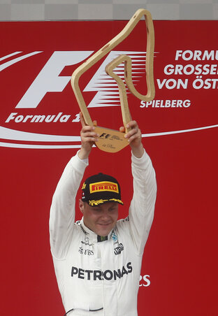 Bottas a fakupával