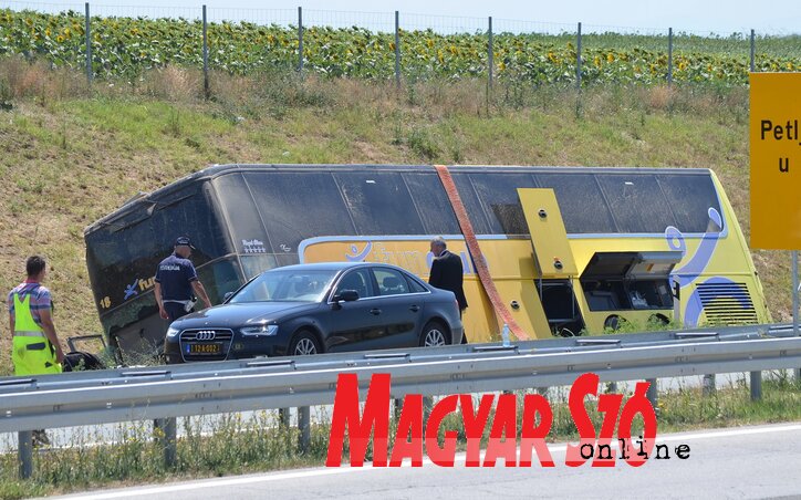 A közúti szerencsétlenségre Bácsfeketehegy közelében került sor (Lakatos János felvétele)